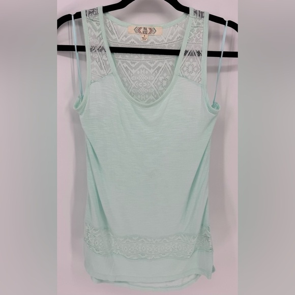 Pink Rose Turquoise Lace Tank Blouse - Picture 2 of 11